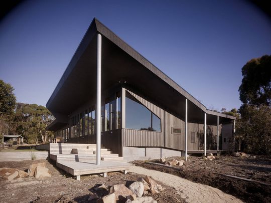 Somers Courtyard House by Opat Architects (via Lunchbox Architect)